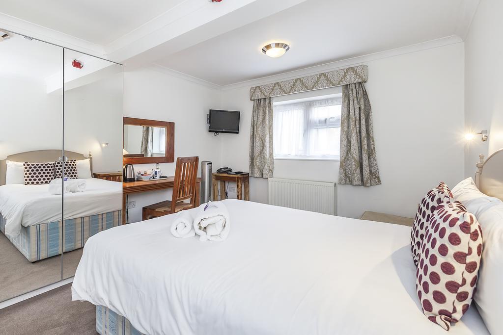 The Kilns Hotel ブレントウッド エクステリア 写真